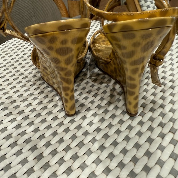 Kate Spade Women's Gold Leopard Print Sandals size 8 - Picture 3 of 4
